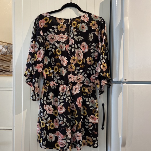 CUPCAKES & CASHMERE dressy flowy romper M - Picture 4 of 12